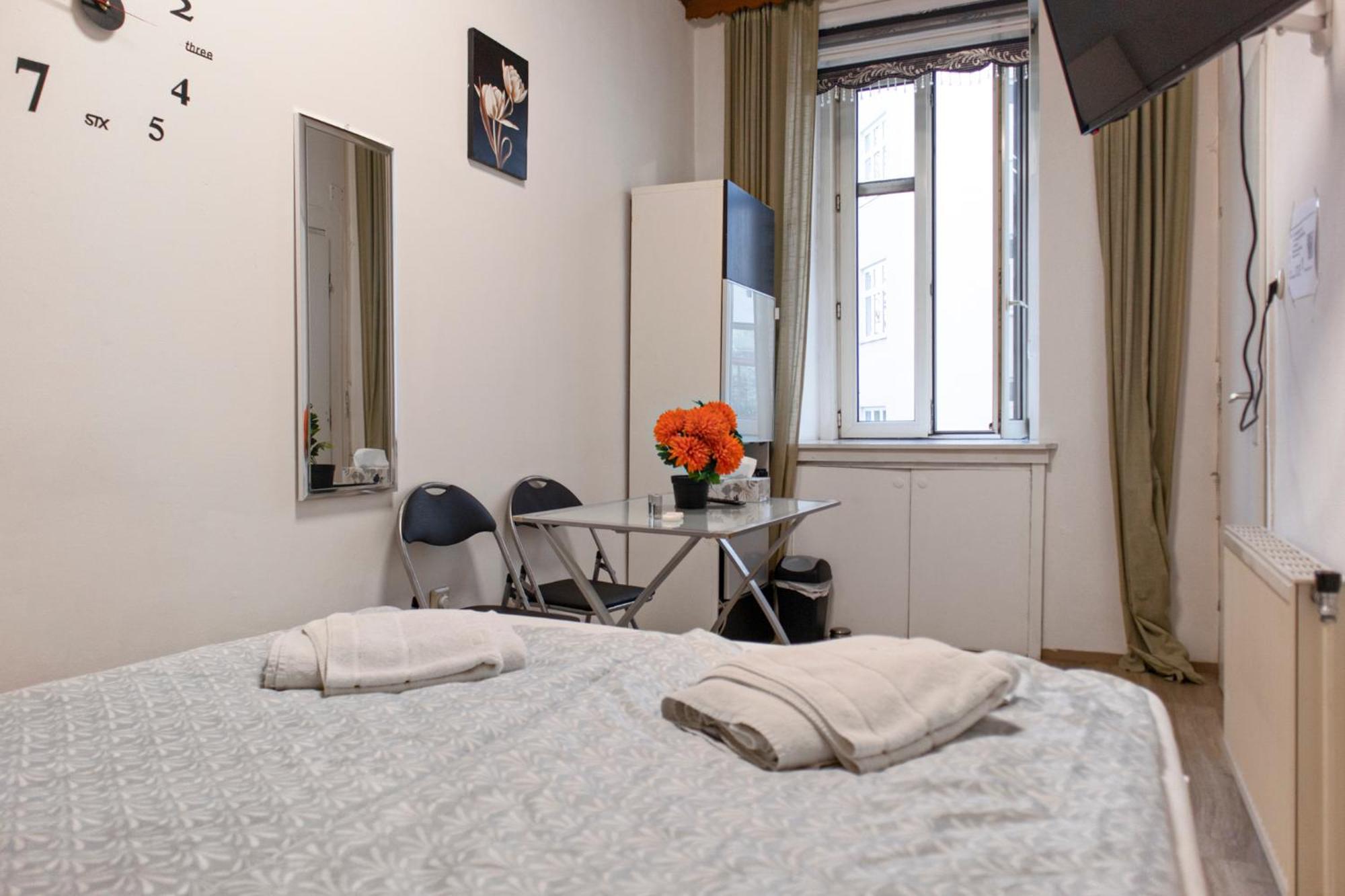 Apartment Convenient 3br Near Danube & Millenium Tower