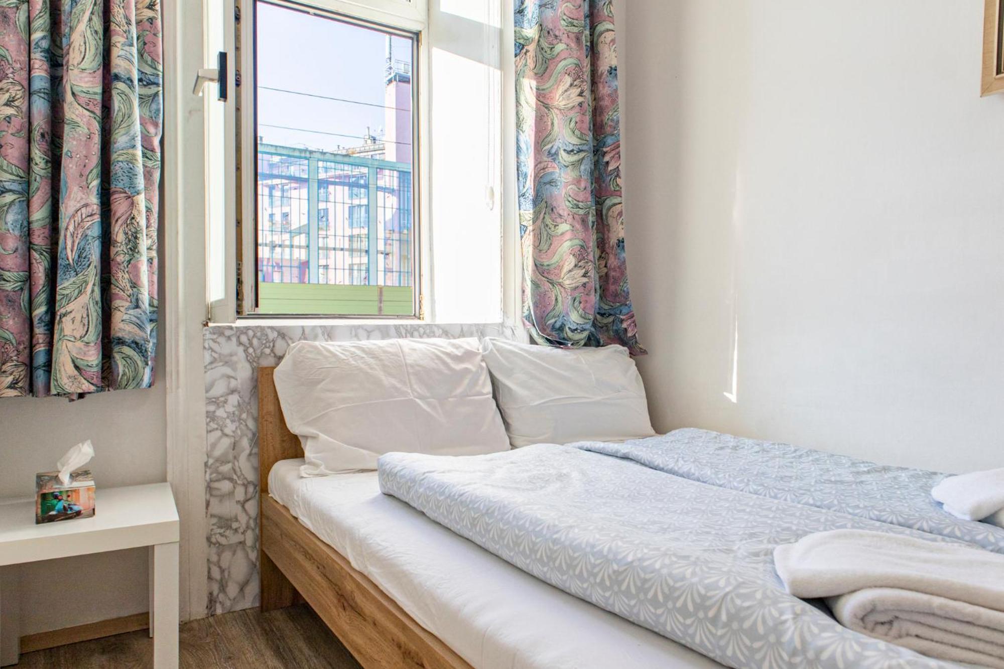 Apartment Convenient 3br Near Danube & Millenium Tower *