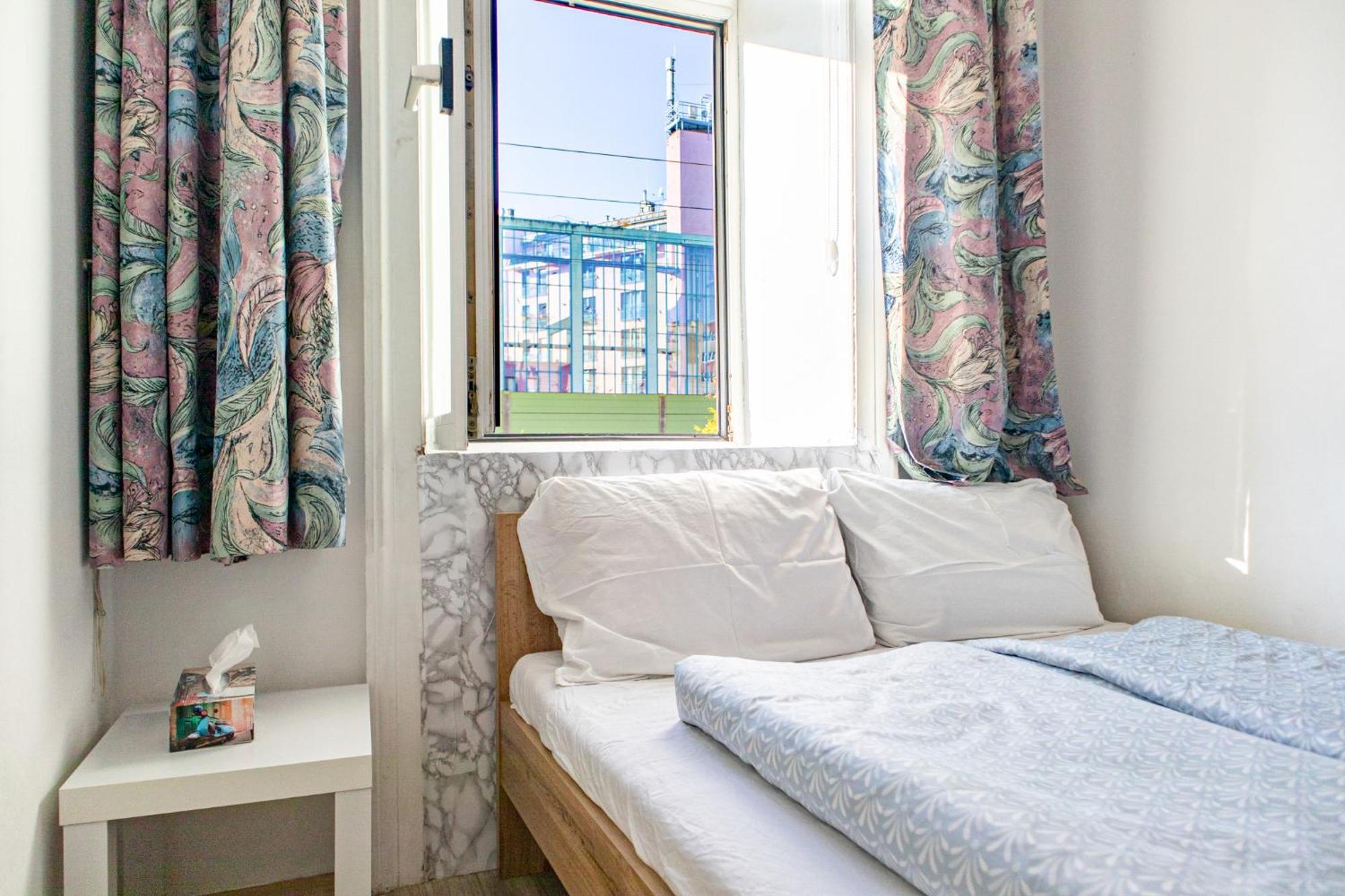 Convenient 3br Near Danube & Millenium Tower Apartment Wien