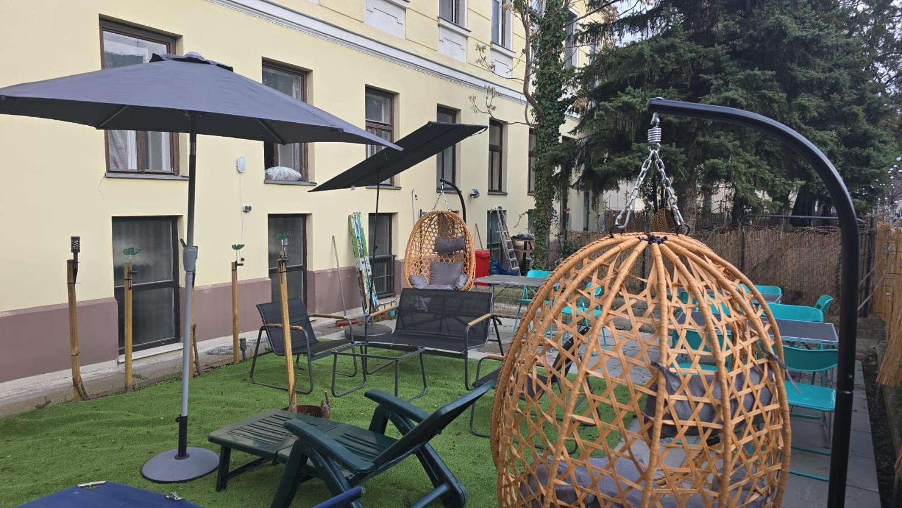 Apartment Convenient 3br Near Danube & Millenium Tower *